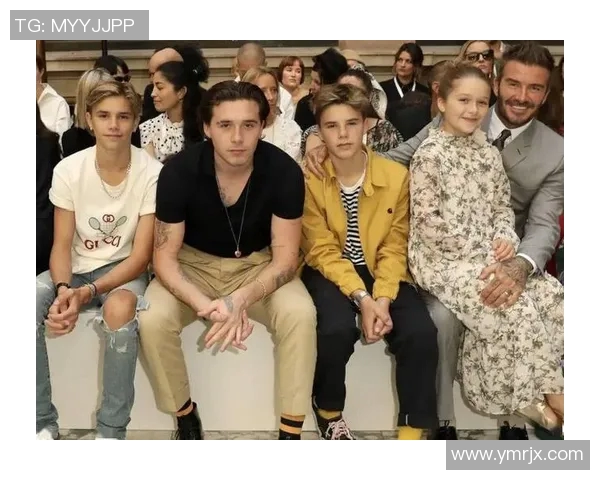 女子与足球明星亲密合影展现青春活力与偶像魅力的瞬间