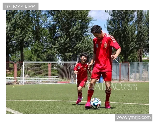 足球场上的独特风采哪位明星球员选择了戴眼镜的风格